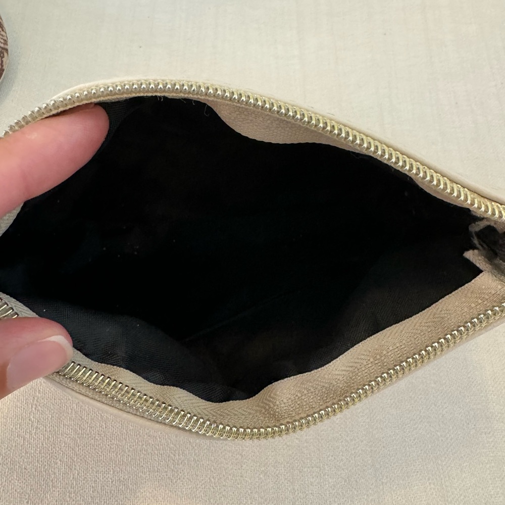 GUC Adrienne Vittadini Toiletry Set, Beige Snakeskin Print - Picture 3 of 16